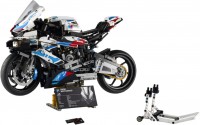 Купить конструктор Lego BMW M 1000 RR 42130: цена от 7789 грн.