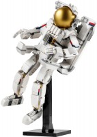 Купить конструктор Lego Space Astronaut 31152: цена от 1541 грн.
